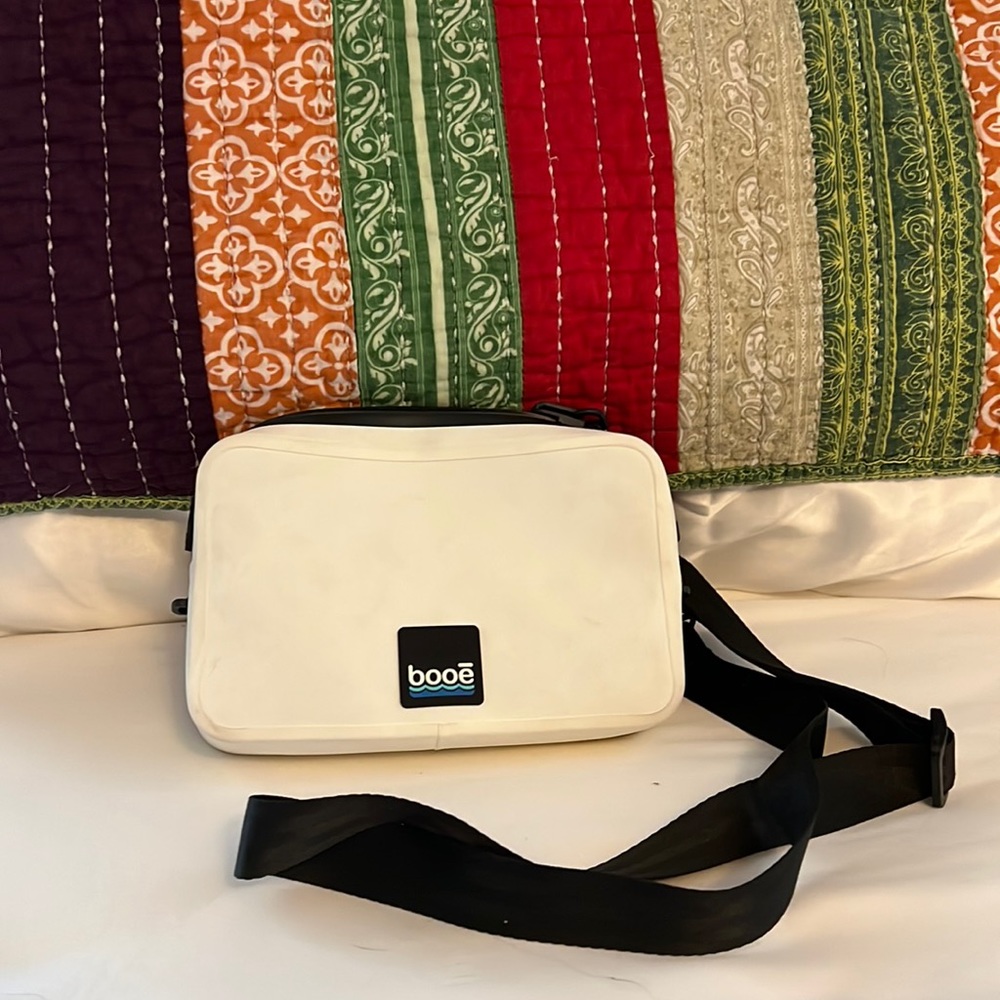 White Booe Waterproof Phone / Carrying Case / Belt Bag / Fannypack